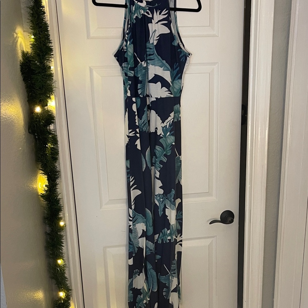 Leaf Print Halter dress with bow - Picture 5 of 7